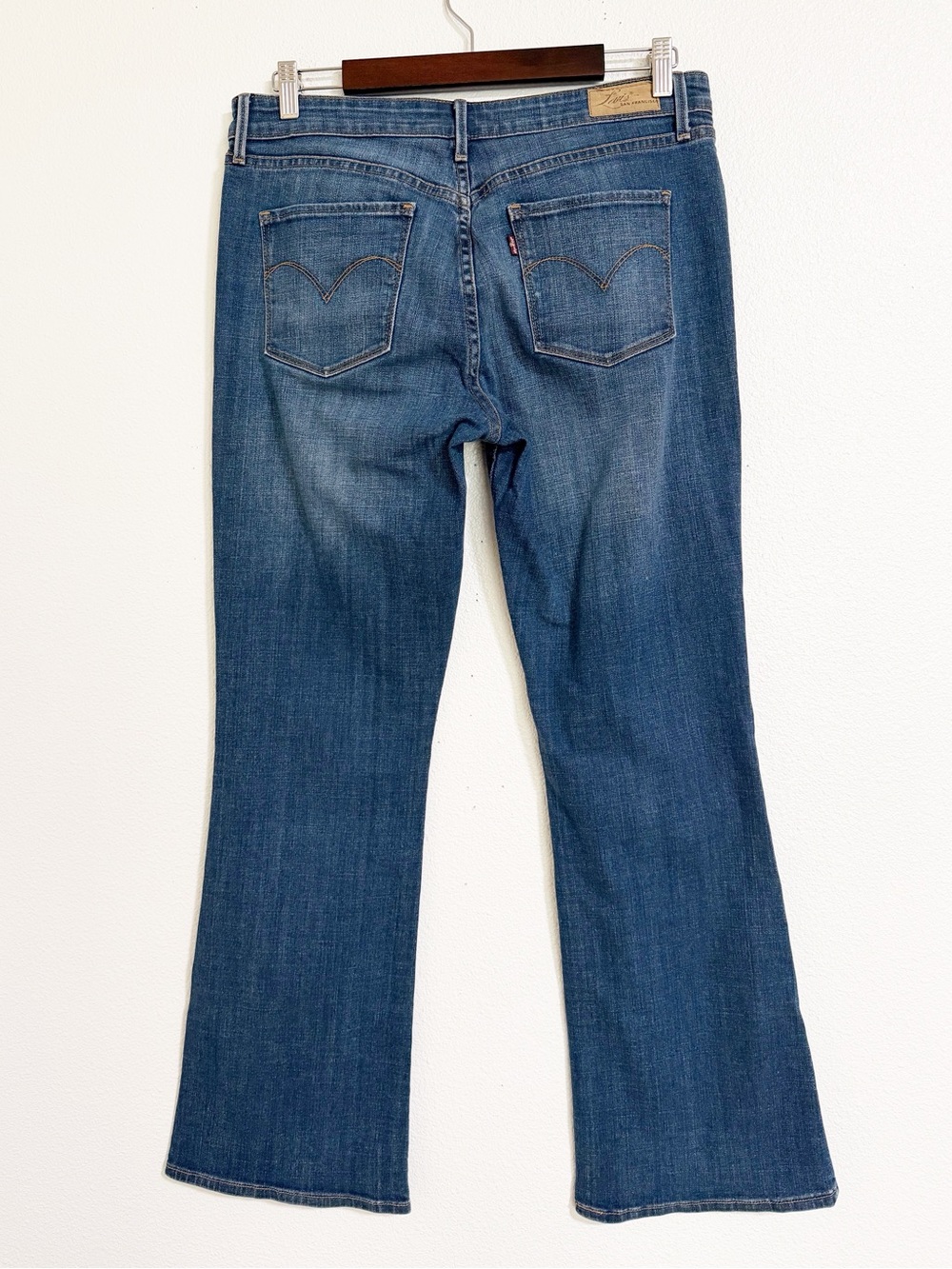 Levi’s Demi Curve Classic Boot Cut Jeans 12/31 - Picture 2 of 8